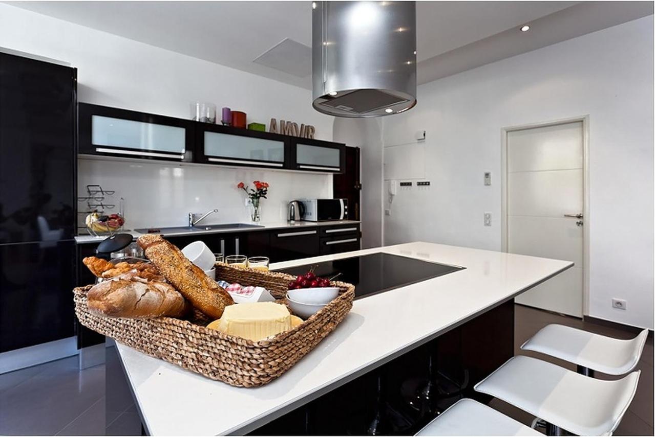 Sunlight Properties - Amourviolette - Central Apartment W Rare Terrace Ница Екстериор снимка